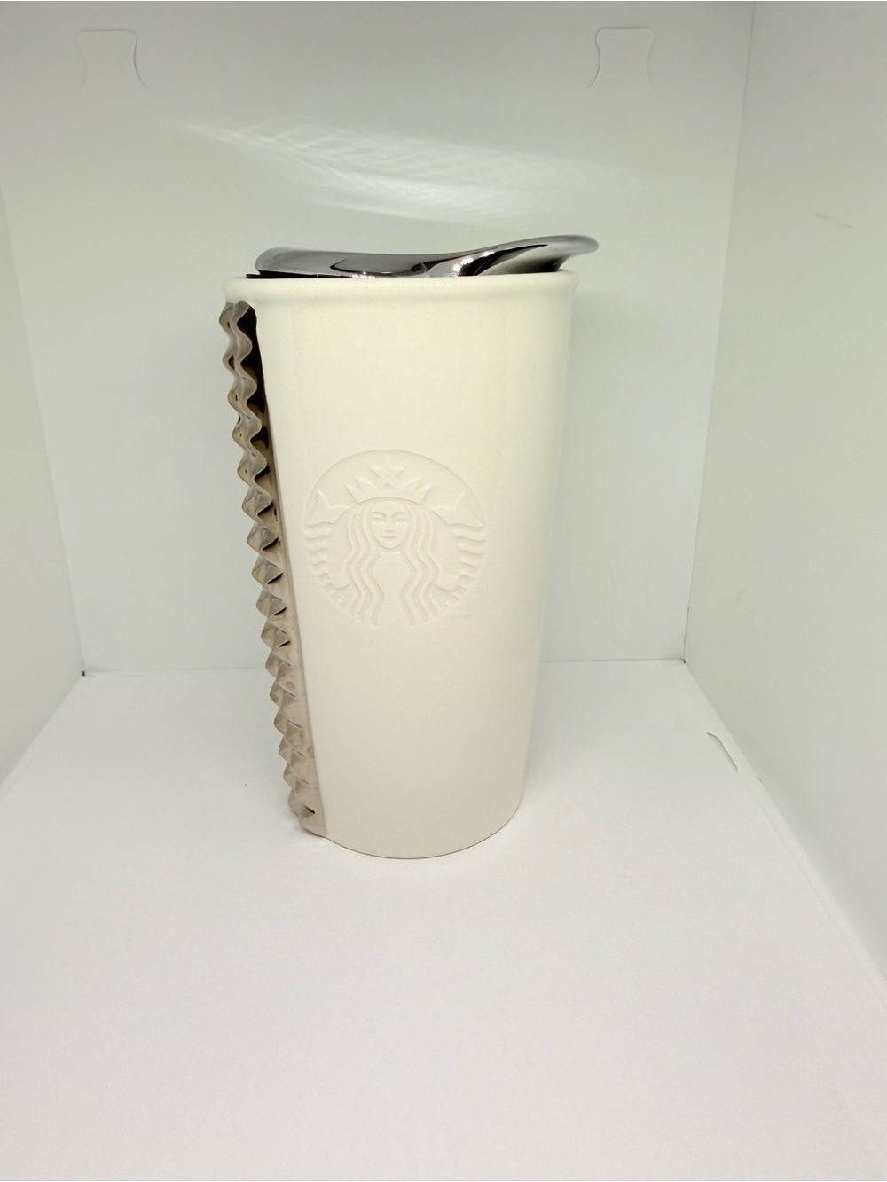 RARE Starbucks 2014 White Ceramic Traveler Mug Silver Studded 10oz